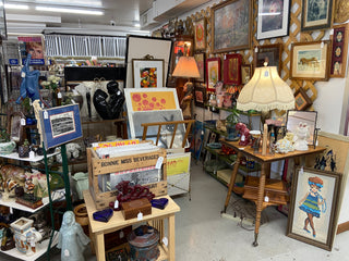 Shop 025 Kruegers, vintage dealer, Located in east wing of main level of Jackson Square Mall in La Grange IL