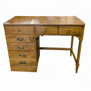 Ethan Allen, Maple Wood Desk with Nutmeg Finish 40Wx19Dx31H