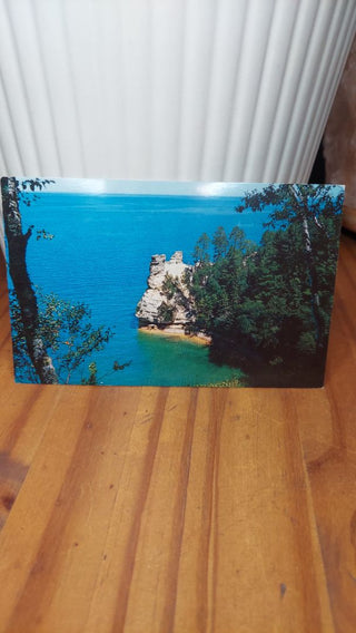 1965 the pictured rocks, Upper Peninsula Munising Michigan, postcard unused