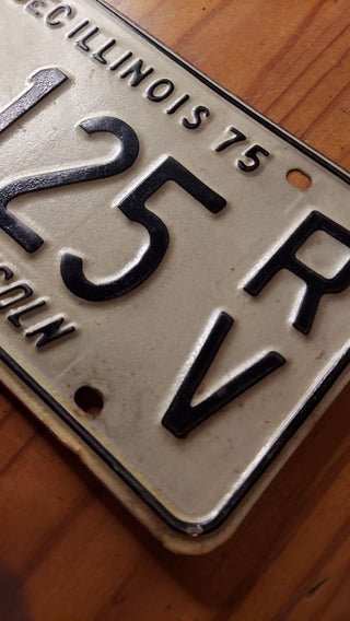 1975, Cream And Black, December Illinois RV License Plate