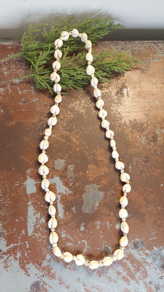 16" Vintage Handmade Natural Cowrie Shell Necklace