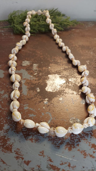 16" Vintage Handmade Natural Cowrie Shell Necklace
