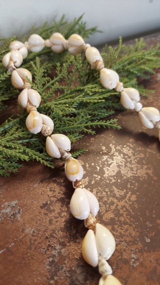 16" Vintage Handmade Natural Cowrie Shell Necklace