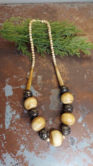 1970s Faux Bone Chunky Resin Beaded Necklace (T&M)