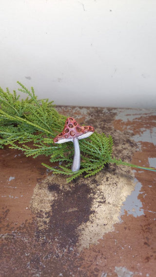 LG Reds - Hand painted - Mushroom Pin Brooch Plaster - Artist Original AS-IS