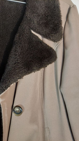 1974 Western Faux Fur Collar & Lined Tan Double Breasted Coat, size large, easily Tailored jacket