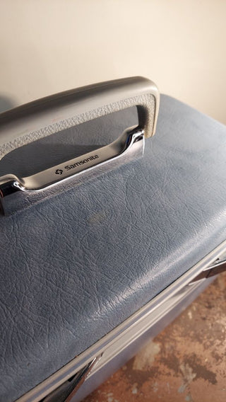 1963 Silhouette Biscayne Blue "Ladies Case" (aka train travel case) by Samsonite - No Key - AS-IS