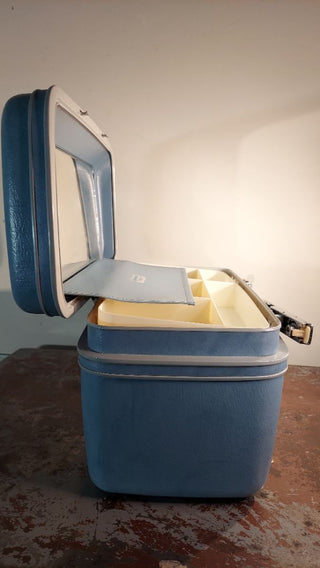 1963 Silhouette Biscayne Blue "Ladies Case" (aka train travel case) by Samsonite - No Key - AS-IS