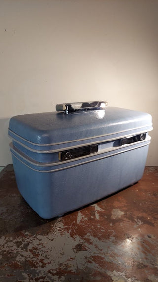 1963 Silhouette Biscayne Blue "Ladies Case" (aka train travel case) by Samsonite - No Key - AS-IS