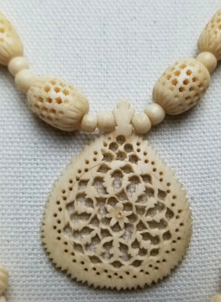 Vintage India Carved Bone Necklace Mandala