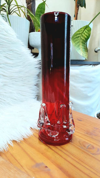 1980s Red Eastern European vase by Jerzy Słuczan - Orkusz for Tarnowiec, postmodern art glass