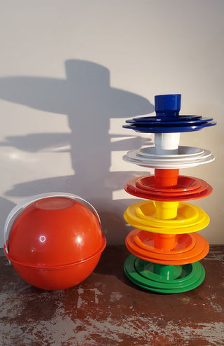 1970s Mod Picnic Party Ball Set by Ingrid Chicago, vintage travel eatery set for 6