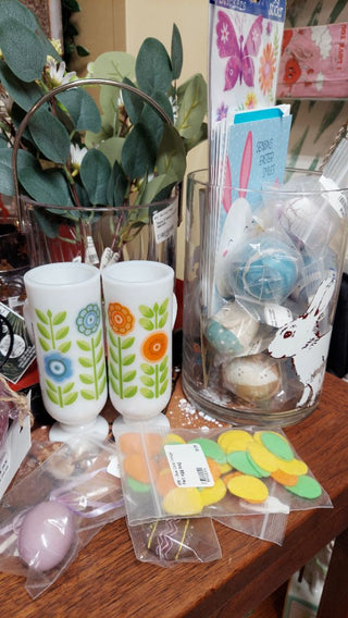 Large Rustic Peter Rabbit Bunny Centerpiece Glass Vase FIRM