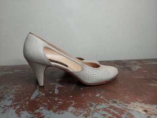 1960s Lite Gray 8.5 - Summer Breeze Leather Pumps - Made in Italy by Petra For Lord & Taylor (H)