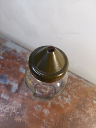 1930s sugar dispenser pour by Bloomfield industries Chicago, bakelite lid