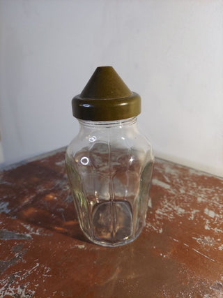 1930s sugar dispenser pour by Bloomfield industries Chicago, bakelite lid