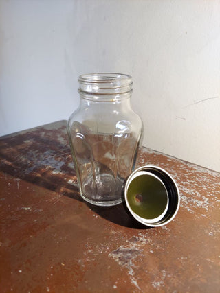 1930s sugar dispenser pour by Bloomfield industries Chicago, bakelite lid