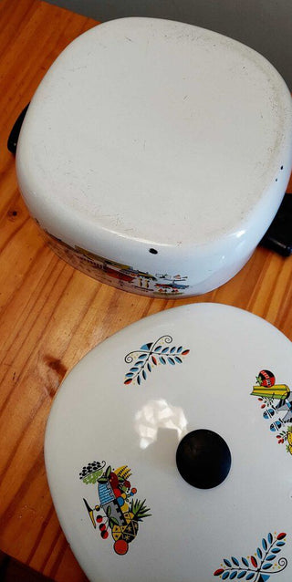 MCM atomic - FIESTA Gourmet wear Dutch Oven by The Homer Laughlin - Folk Art Enamelware Lidded Pot AS-IS
