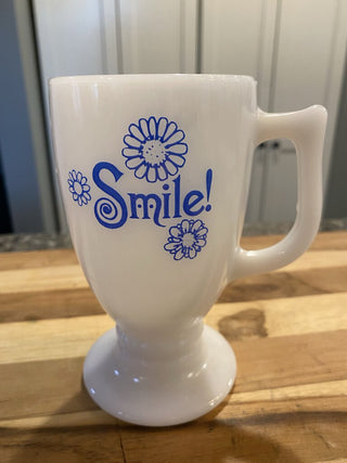 Milk Glass Mug 'Smile'