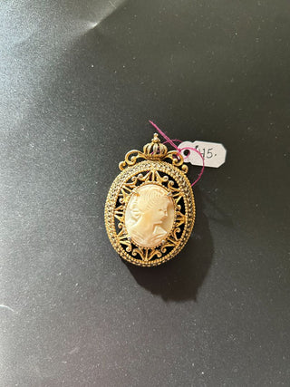 Cameo Pendent 1.25"X2"