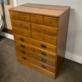 Ethan Allen, Maple Wood Dresser with Nutmeg Finish 30Wx19Dx40H