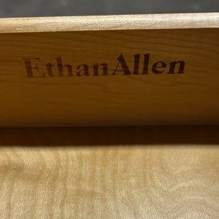 Ethan Allen, Maple Wood Desk with Nutmeg Finish 40Wx19Dx31H