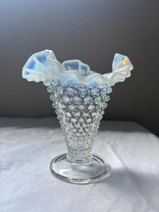 Hobnail vase w opaline ruffled top