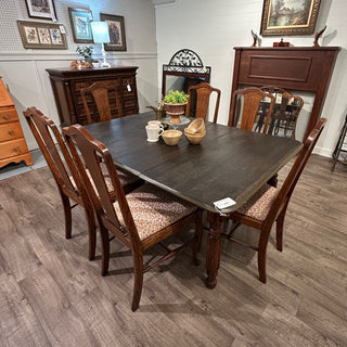 Vintage Oak Dining Table with 6 Chairs 44"Wx44"Dx28"H