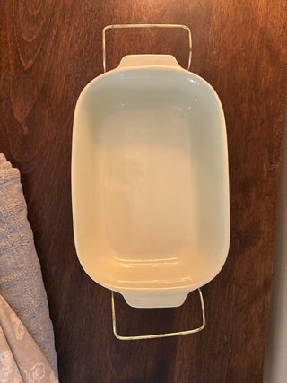 baking dish with metal handles