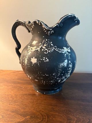 chippy black jug