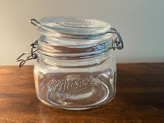 short jar w metal closure