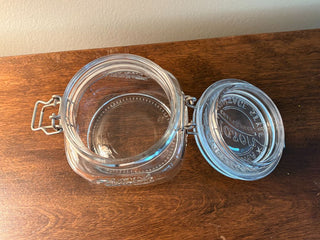 short jar w metal closure