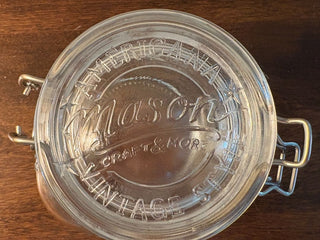 short jar w metal closure