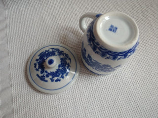 Vintage Chinese Jingdezhen Zhi Blue & White Dragon Lidded Porcelain Mug