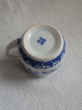 Vintage Chinese Jingdezhen Zhi Blue & White Dragon Porcelain Mug only