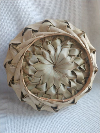 Round Hawaiian Hand Woven Palm Frond Basket 9" diameter