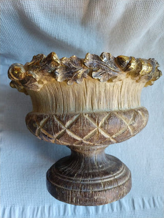 Holiday Resin Planter Acorns & Leaves