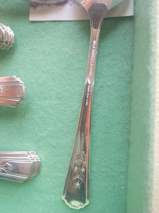 Service for 8 no salad forks Silver Plate & Chest  3 Serving Spoons