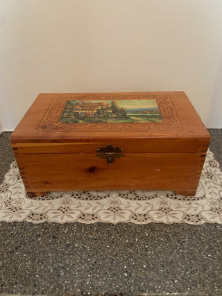 Carved wood keepsake box w/cottage scene