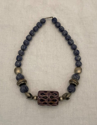 Vintage bead necklace 9”