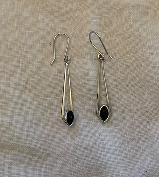 1990s fair trade onyx earrings 1.5”