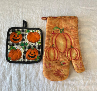 Vintage Halloween potholders (set of 2)