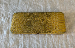 Vintage women’s faux snakeskin wallet 8.5x4”