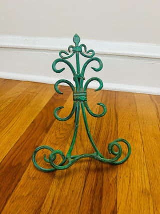Vintage Iron Standing Easel 11.5"
