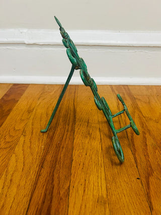 Vintage Iron Standing Easel 11.5"