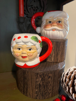 Set of Two - Santa & Mrs. Claus Vintage Mugs
