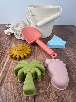 Kids Silicone Beach Bucket and Sand Toys Gift Set