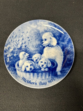 1971 Mother's Day Puppies Plate