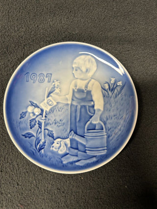 1987 Children's Day Plate