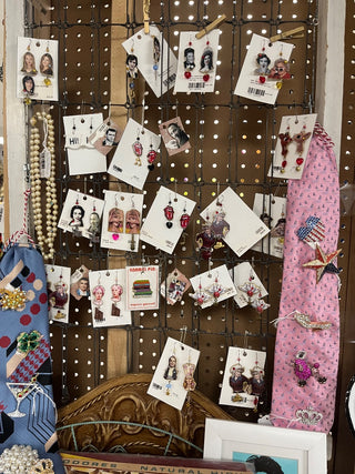 A-HM Julie A MP/SOM Earrings-New